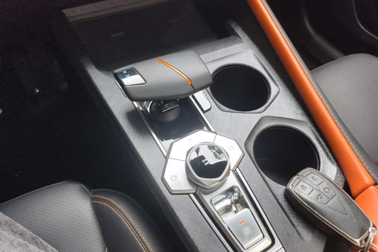 Used CHANGAN UNI-V 2022 1.5T Prestige Version Gear Lever