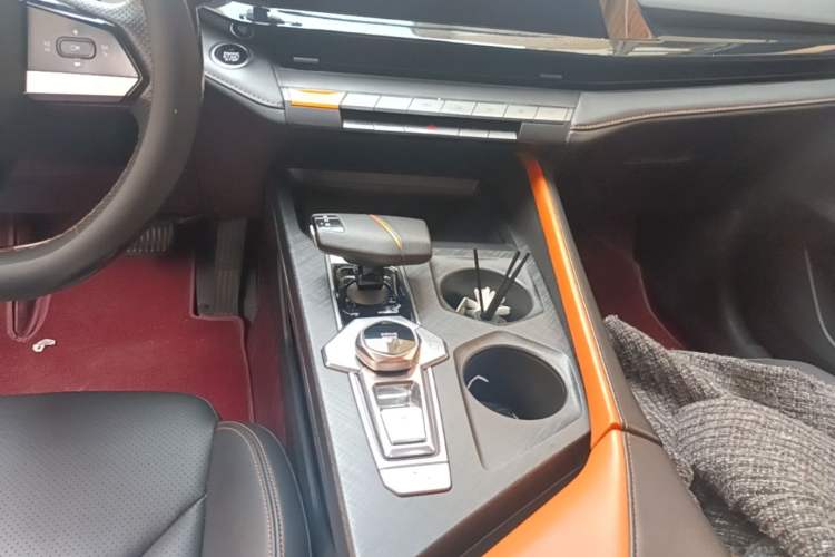 Used CHANGAN UNI-V 2022 1.5T Prestige Version Gear Lever