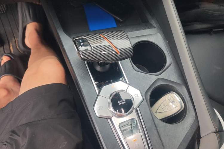 Used CHANGAN UNI-V 2022 1.5T Prestige Version Gear Lever
