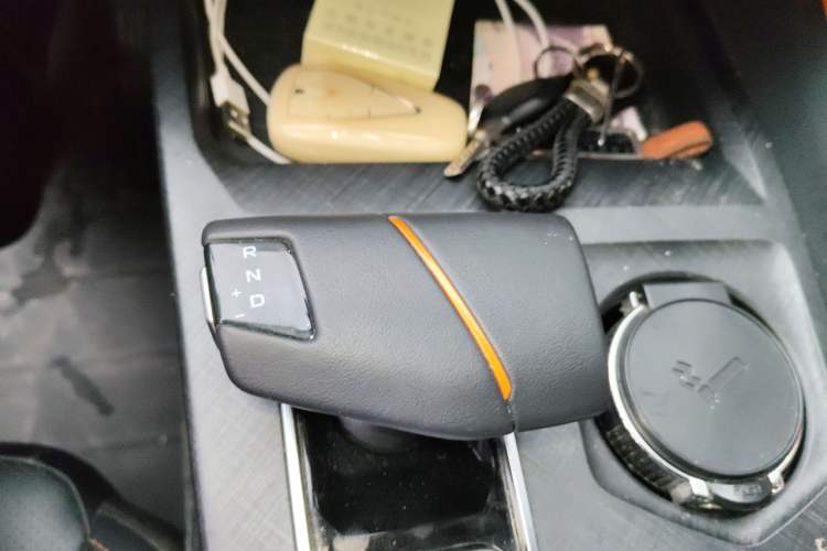 Used CHANGAN UNI-V 2022 1.5T Prestige Version Gear Lever