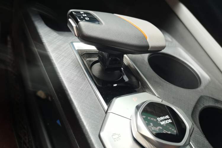 Used CHANGAN UNI-V 2022 1.5T Prestige Version Gear Lever