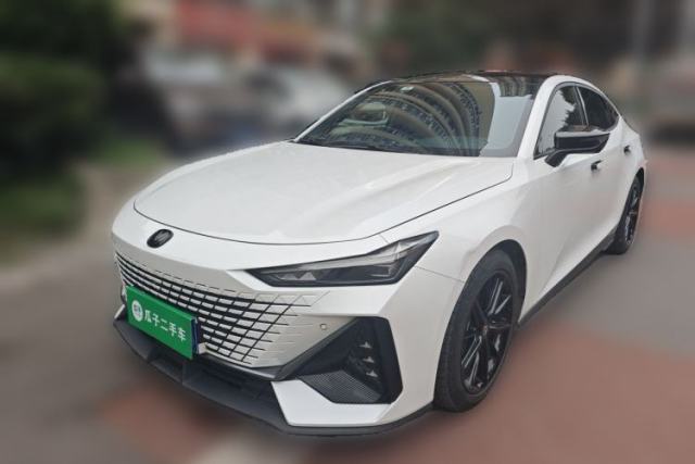 Ojetý CHANGAN UNI-V 2022 1.5T Prestige Version