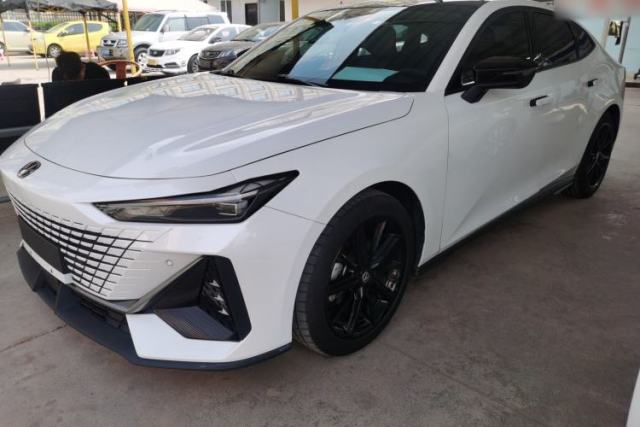Used CHANGAN UNI-V 2022 1.5T Prestige Version