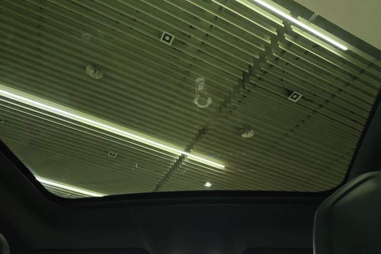 Used CHANGAN UNI-V 2022 1.5T Prestige Version Headliner