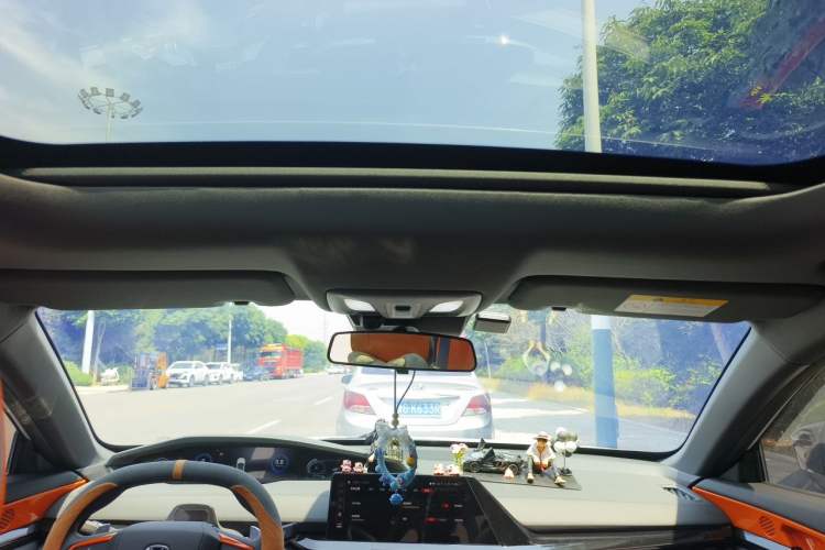 Used CHANGAN UNI-V 2022 1.5T Prestige Version Headliner