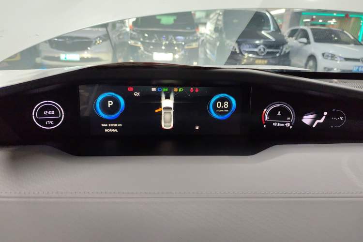 Used CHANGAN UNI-V 2022 1.5T Smart Navigation Version Instrument Cluster