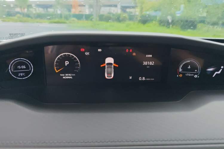 Used CHANGAN UNI-V 2022 1.5T Smart Navigation Version Instrument Cluster