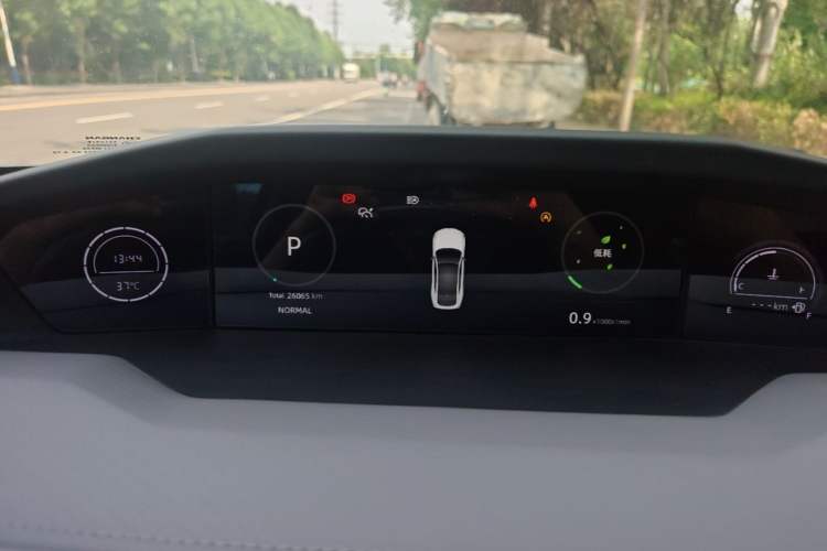 Used CHANGAN UNI-V 2022 1.5T Smart Navigation Version Instrument Cluster
