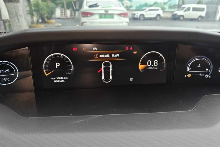 Used CHANGAN UNI-V 2022 1.5T Smart Navigation Version Instrument Cluster