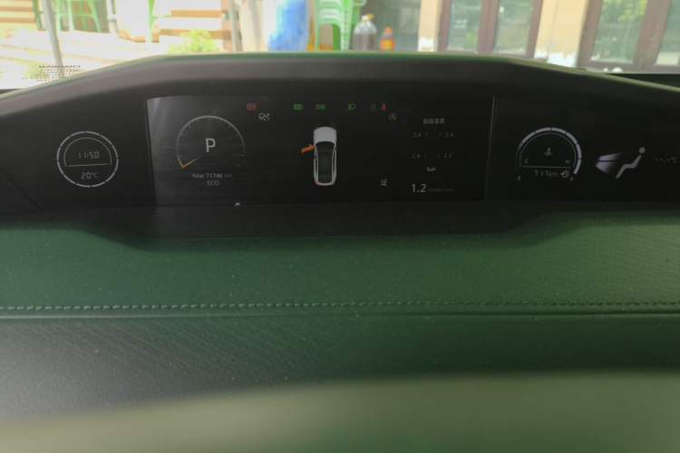 Used CHANGAN UNI-V 2022 1.5T Smart Navigation Version Instrument Cluster