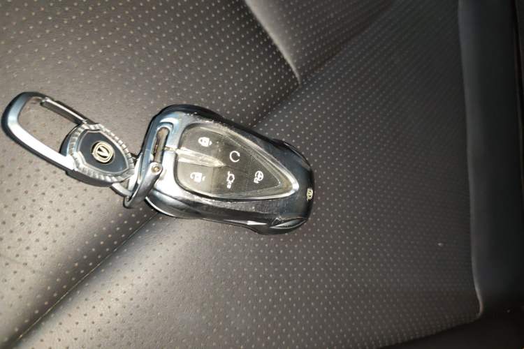 Used CHANGAN UNI-V 2022 1.5T Smart Navigation Version Interior 1