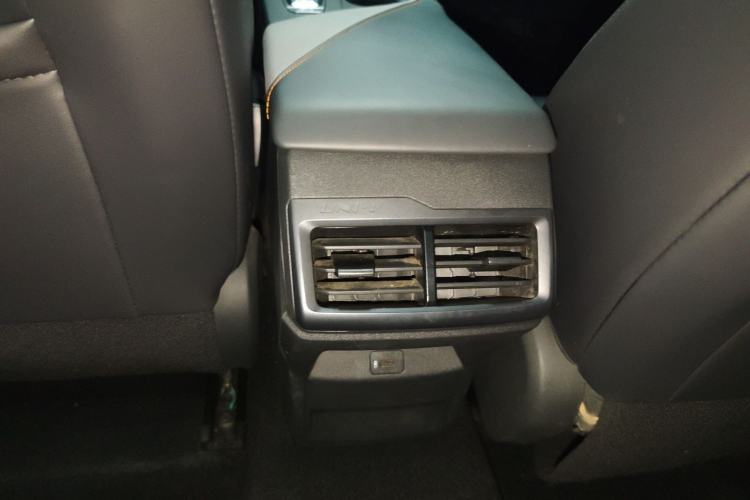 Used CHANGAN UNI-V 2022 1.5T Prestige Version Interior 1