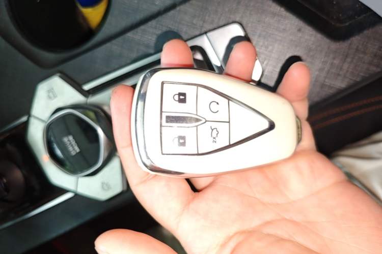 Used CHANGAN UNI-V 2022 1.5T Excellence Model Interior 1