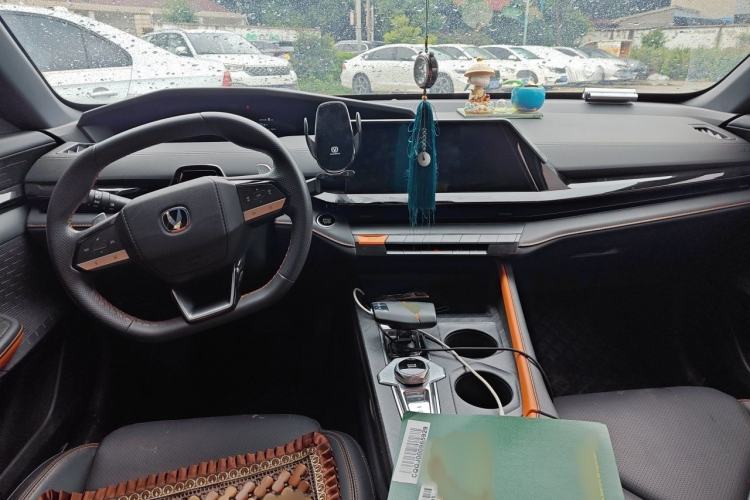Used CHANGAN UNI-V 2022 1.5T Prestige Version Interior 2