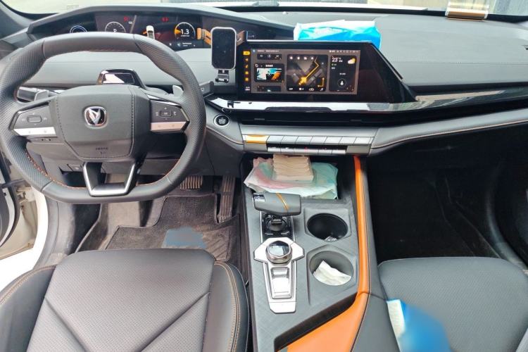 Used CHANGAN UNI-V 2022 1.5T Prestige Version Interior 2