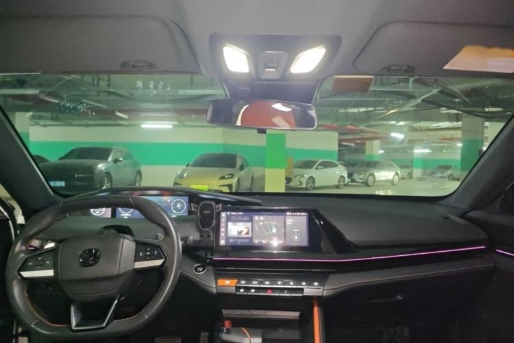 Used CHANGAN UNI-V 2022 1.5T Prestige Version Interior 3