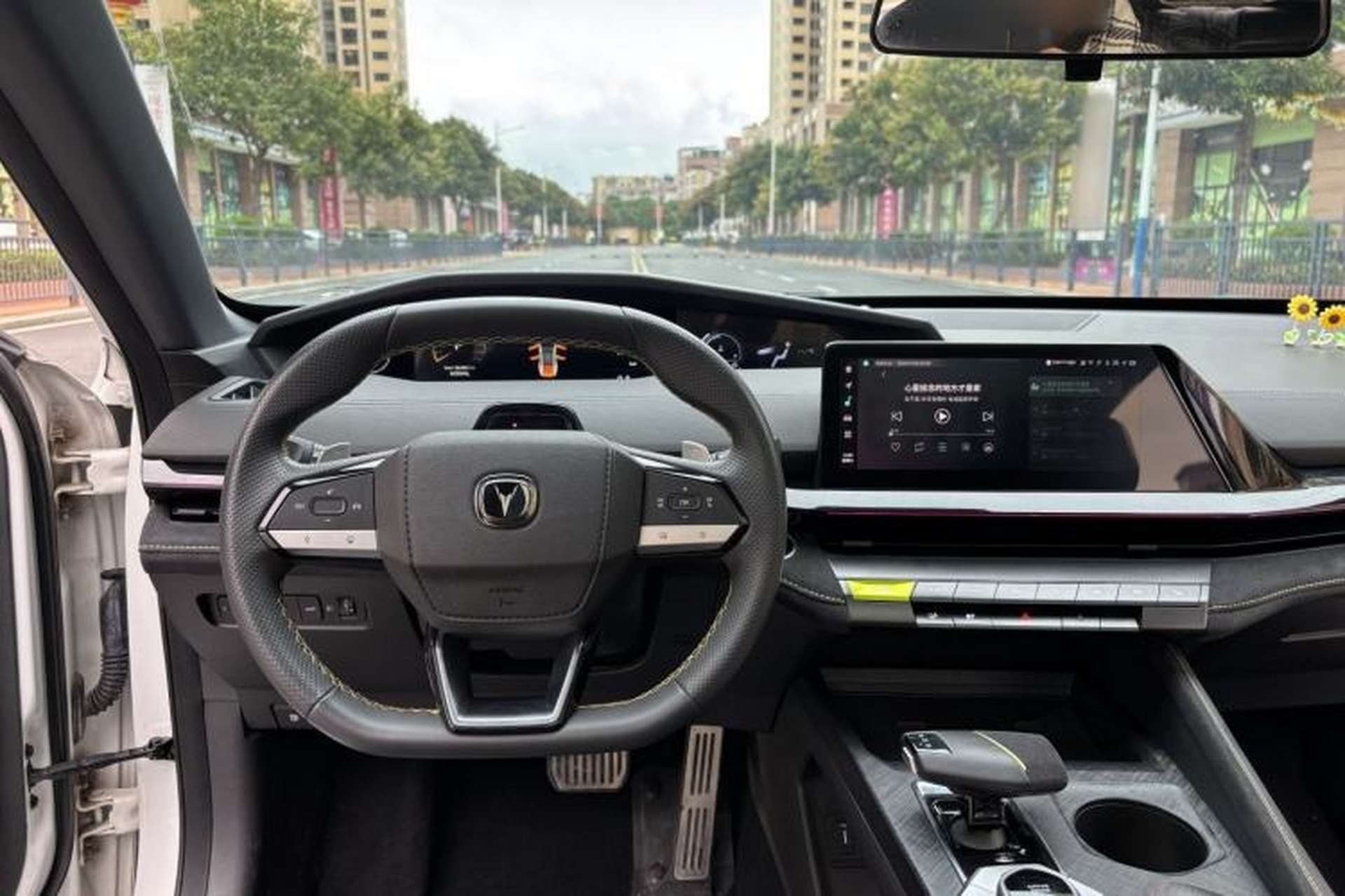 Used CHANGAN UNI-V 2022 1.5T Sport Edition Interior 4