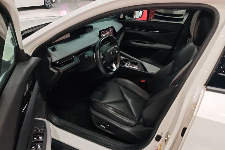 Used CHANGAN UNI-V 2022 1.5T Prestige Version Interior 6