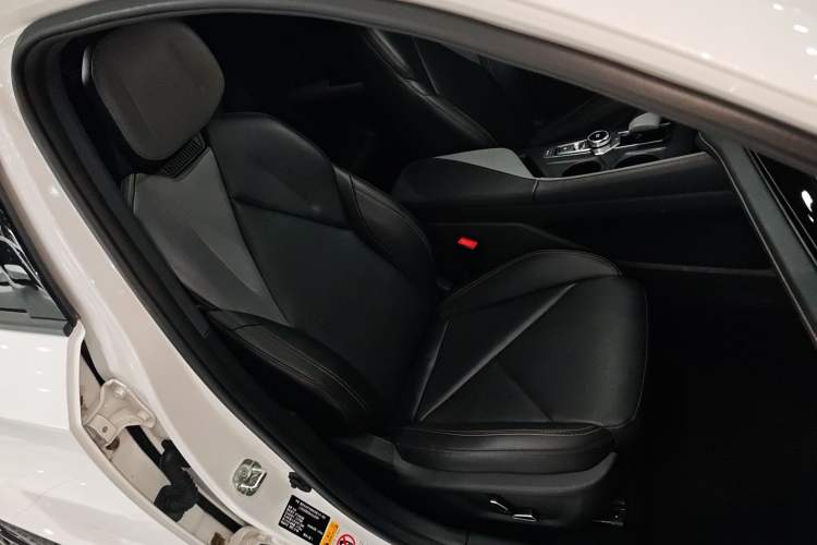 Used CHANGAN UNI-V 2022 1.5T Prestige Version Interior 7