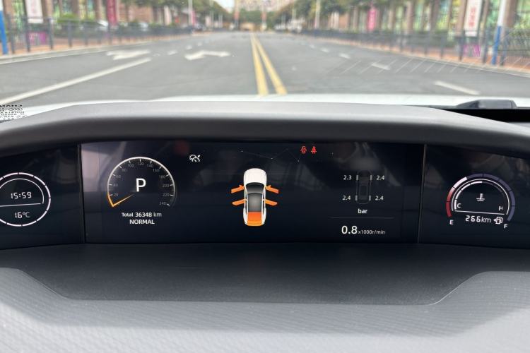 Used CHANGAN UNI-V 2022 1.5T Sport Edition Interior 9