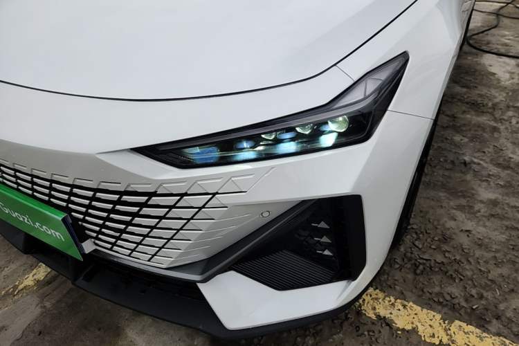 Used CHANGAN UNI-V 2022 1.5T Prestige Version Left Front Headlight
