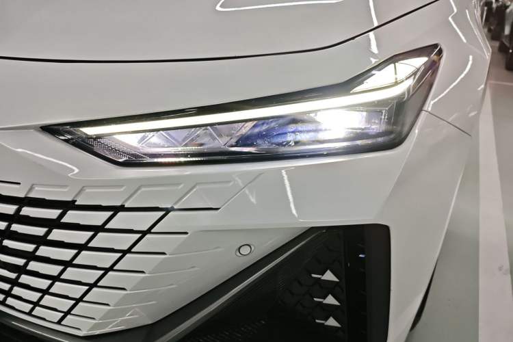 Used CHANGAN UNI-V 2022 1.5T Prestige Version Left Front Headlight