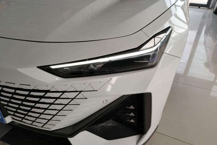 Used CHANGAN UNI-V 2022 1.5T Prestige Version Left Front Headlight