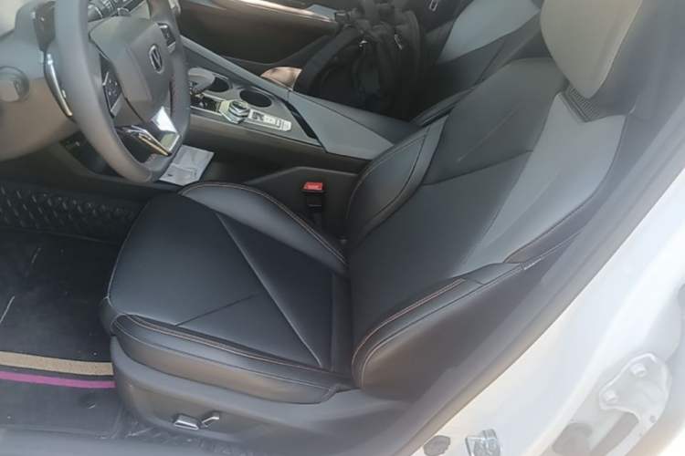 Used CHANGAN UNI-V 2022 1.5T Prestige Version Left Front Seat
