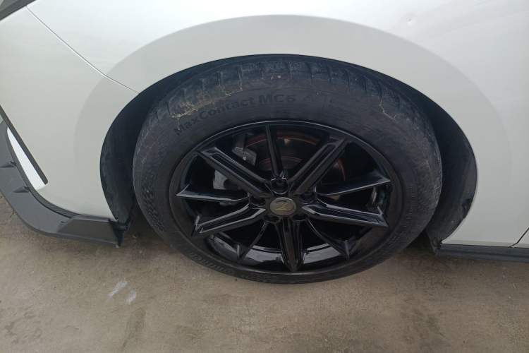 Used CHANGAN UNI-V 2022 1.5T Prestige Version Left Front Wheel Hub