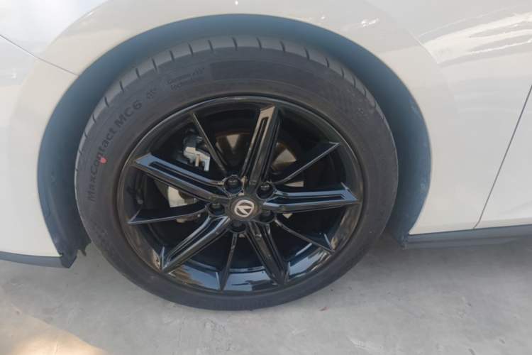 Used CHANGAN UNI-V 2022 1.5T Excellence Model Left Front Wheel Hub