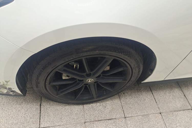 Used CHANGAN UNI-V 2022 1.5T Prestige Version Left Front Wheel Hub