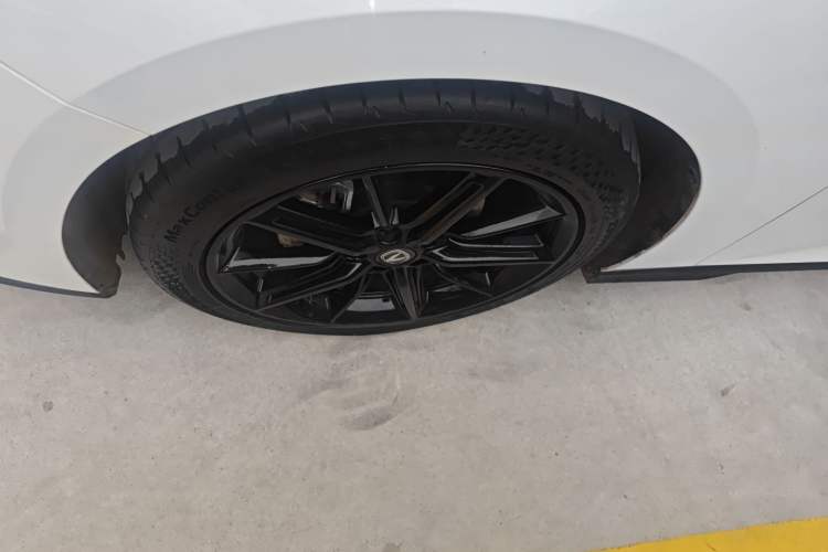 Used CHANGAN UNI-V 2022 1.5T Prestige Version Left Front Wheel Hub