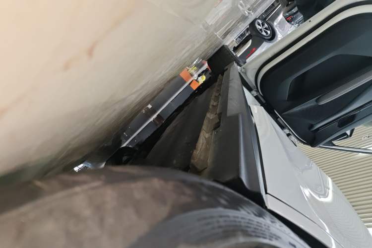 Used CHANGAN UNI-V 2022 1.5T Prestige Version Left Side Sill