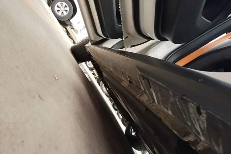 Used CHANGAN UNI-V 2022 1.5T Smart Navigation Version Left Side Sill