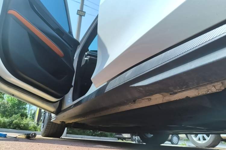Used CHANGAN UNI-V 2022 1.5T Prestige Version Left Side Sill