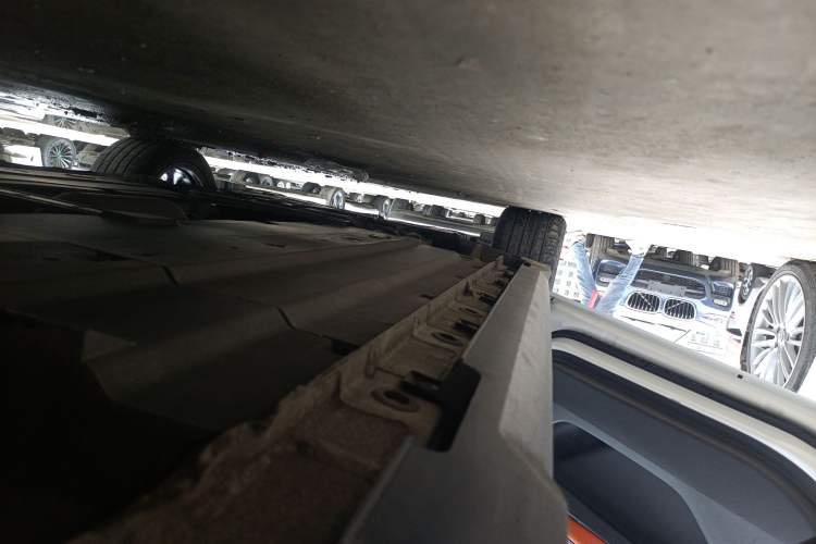 Used CHANGAN UNI-V 2022 1.5T Prestige Version Left Side Sill