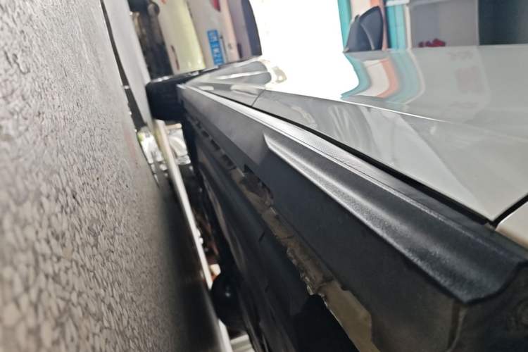 Used CHANGAN UNI-V 2022 1.5T Smart Navigation Version Left Side Sill