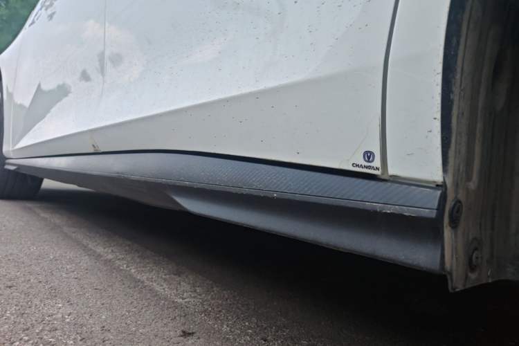 Used CHANGAN UNI-V 2022 1.5T Smart Navigation Version Left Side Sill