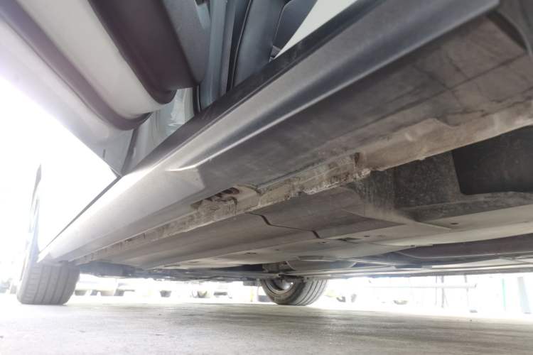 Used CHANGAN UNI-V 2022 1.5T Prestige Version Left Side Sill