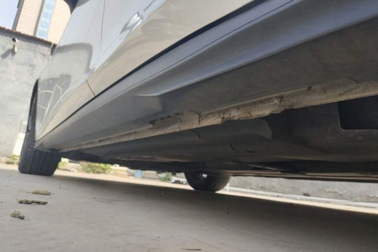 Used CHANGAN UNI-V 2022 1.5T Prestige Version Left Side Sill