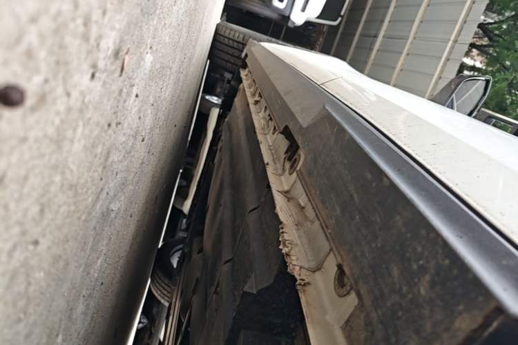 Used CHANGAN UNI-V 2022 1.5T Excellence Model Left Side Sill