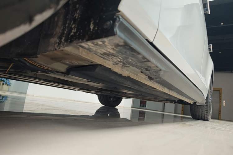 Used CHANGAN UNI-V 2022 1.5T Prestige Version Left Side Sill