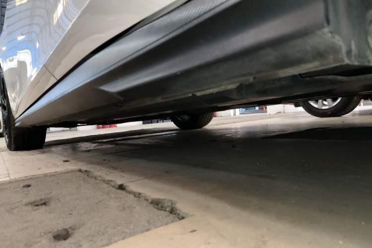Used CHANGAN UNI-V 2022 1.5T Prestige Version Left Side Sill