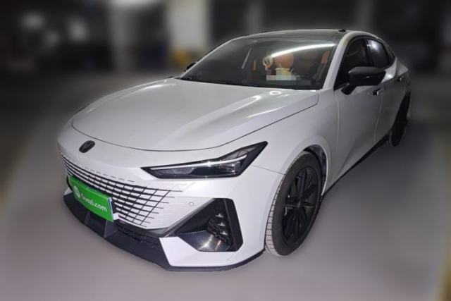 CHANGAN UNI-V 2022 1.5T Prestige Version с пробегом