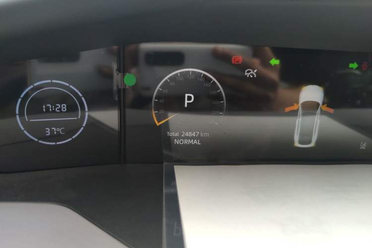 Used CHANGAN UNI-V 2022 1.5T Prestige Version Odometer Close Up