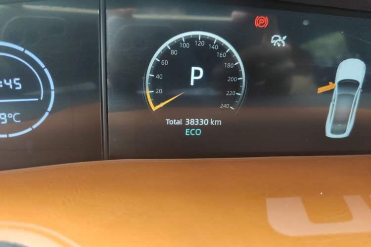 Used CHANGAN UNI-V 2022 1.5T Prestige Version Odometer Close Up