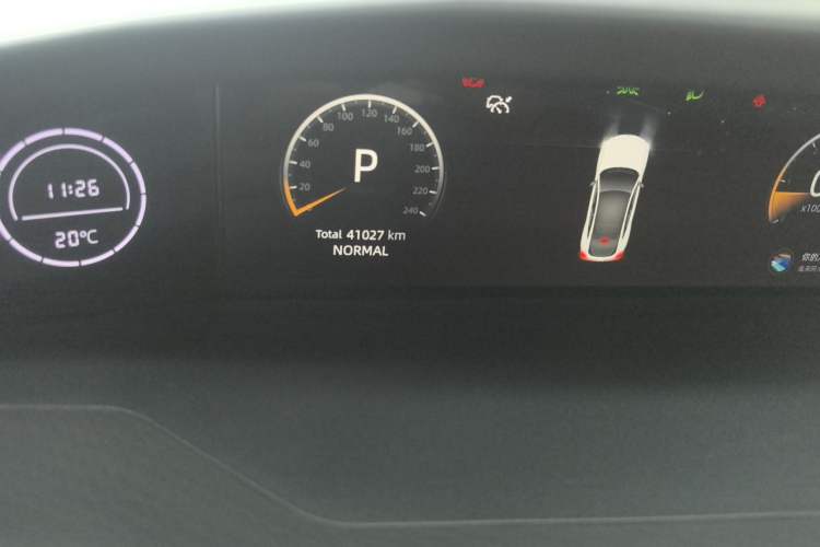 Used CHANGAN UNI-V 2022 1.5T Sport Edition Odometer Close Up