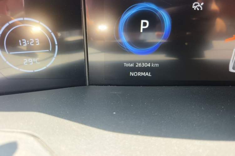 Used CHANGAN UNI-V 2022 1.5T Prestige Version Odometer Close Up