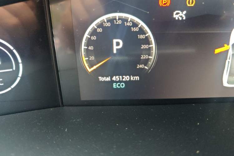 Used CHANGAN UNI-V 2022 1.5T Prestige Version Odometer Close Up