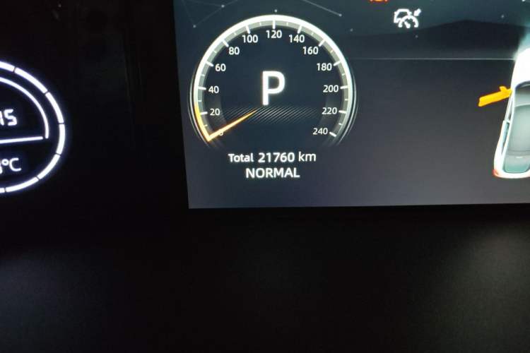Used CHANGAN UNI-V 2022 1.5T Prestige Version Odometer Close Up